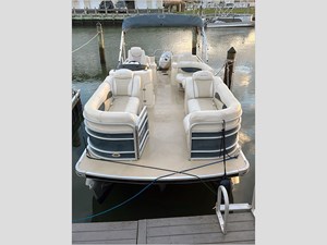25' Godfrey 2011 Aqua Patio Coastal 3 