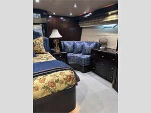 100' Hatteras 2001 Custom Yacht 22 