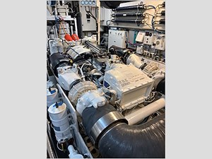 100' Hatteras 2001 Custom Yacht 29 