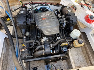 24' Maxum 2003 2400 SR 12 