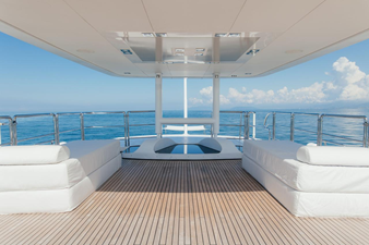 LADY IN BLUE 10 LADY IN BLUE.pdf-image-010