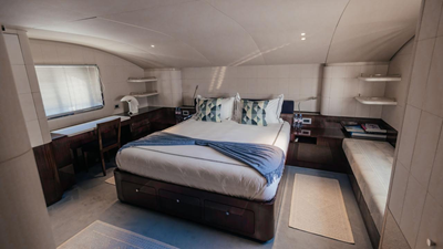 LADY IN BLUE 17 LADY IN BLUE.pdf-image-019