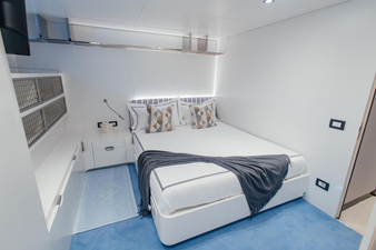 LADY IN BLUE 21 LADY IN BLUE.pdf-image-023