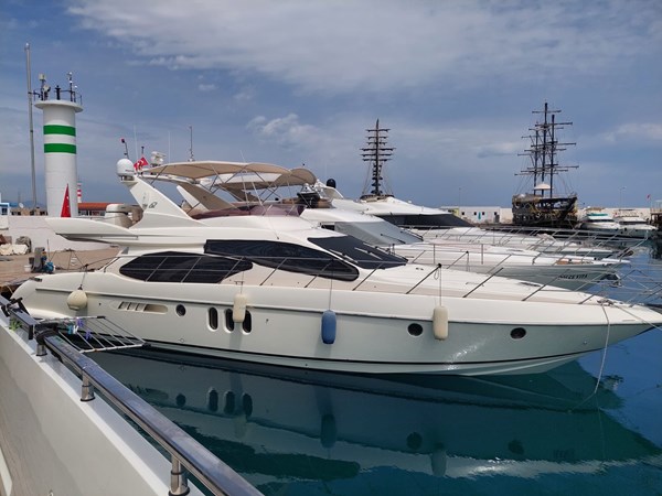 AZIMUT 62 FLY