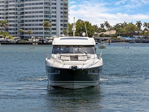 LUCKY ONE 43 Bow shot