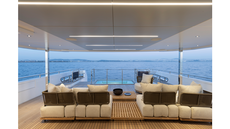 BEE EXPLORER - Yacht for sale