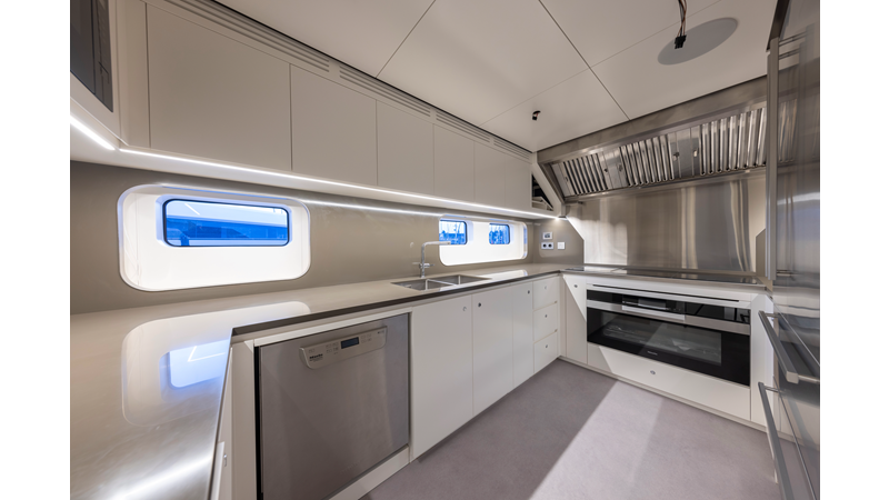 BEE EXPLORER - Yacht for sale