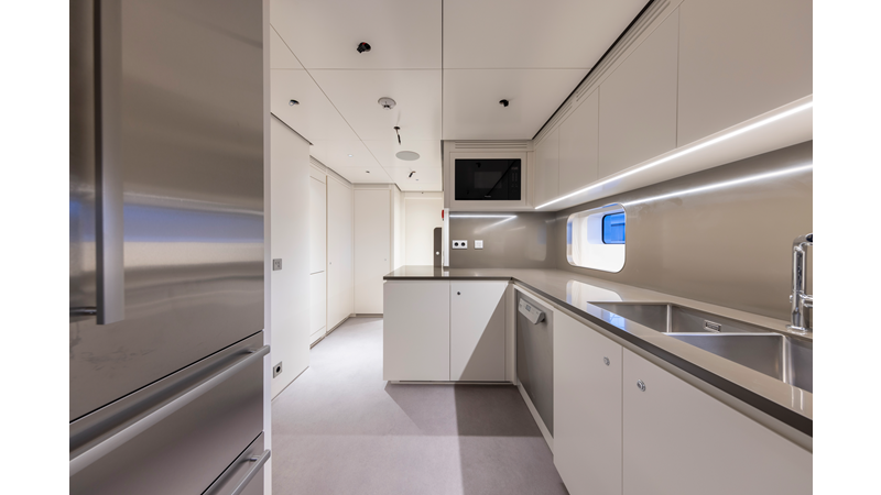 BEE EXPLORER - Yacht for sale