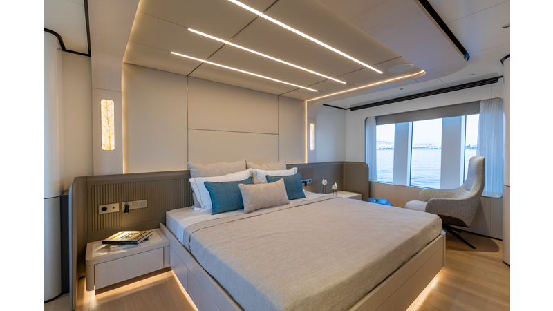 BEE EXPLORER - Yacht for sale