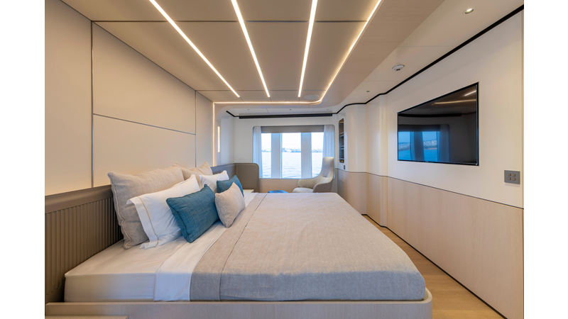 BEE EXPLORER - Yacht for sale