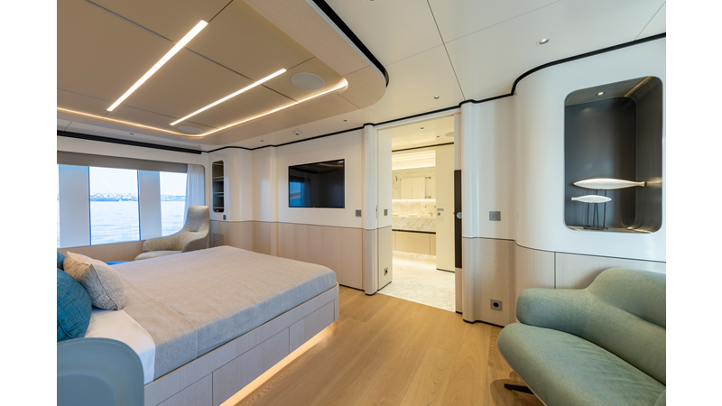 BEE EXPLORER - Yacht for sale