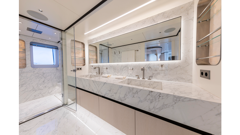 BEE EXPLORER - Yacht for sale