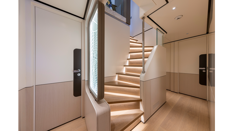 BEE EXPLORER - Yacht for sale