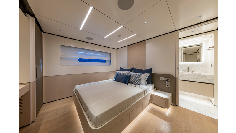 BEE EXPLORER - Yacht for sale