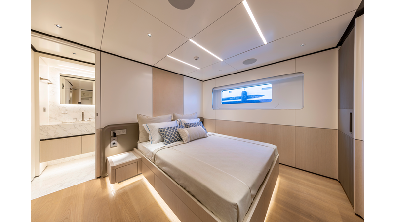 BEE EXPLORER - Yacht for sale