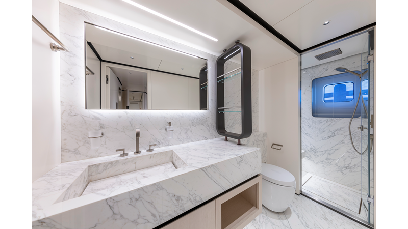 BEE EXPLORER - Yacht for sale