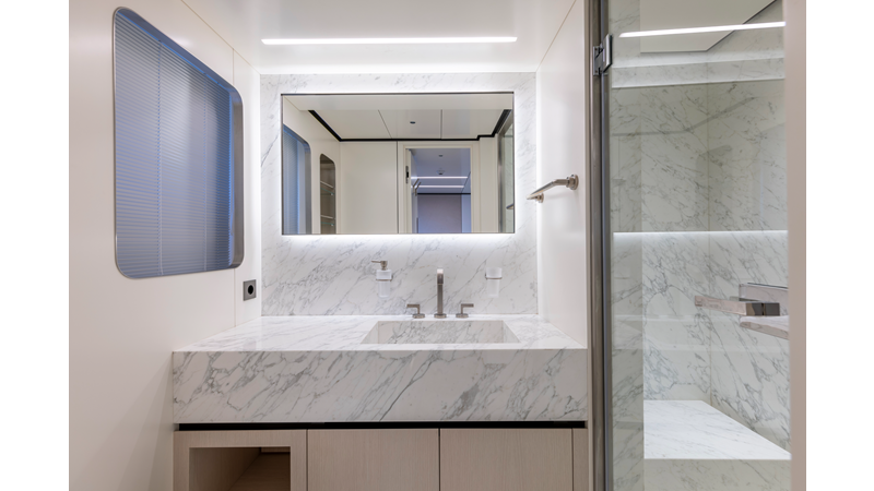 BEE EXPLORER - Yacht for sale