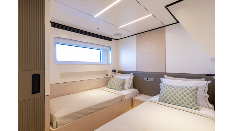 BEE EXPLORER - Yacht for sale