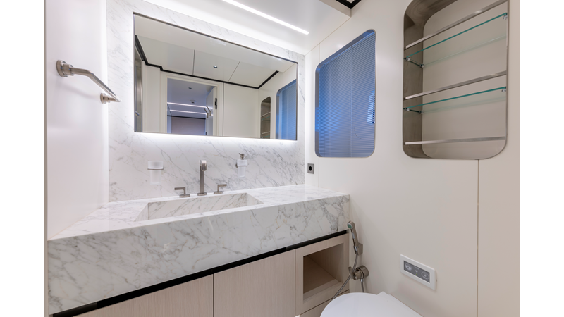 BEE EXPLORER - Yacht for sale