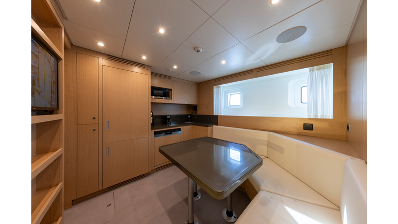 BEE EXPLORER - Yacht for sale