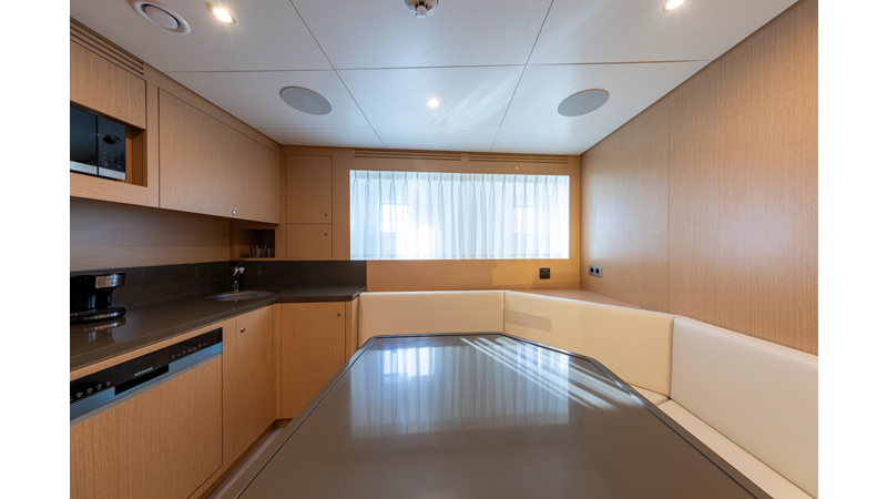 BEE EXPLORER - Yacht for sale