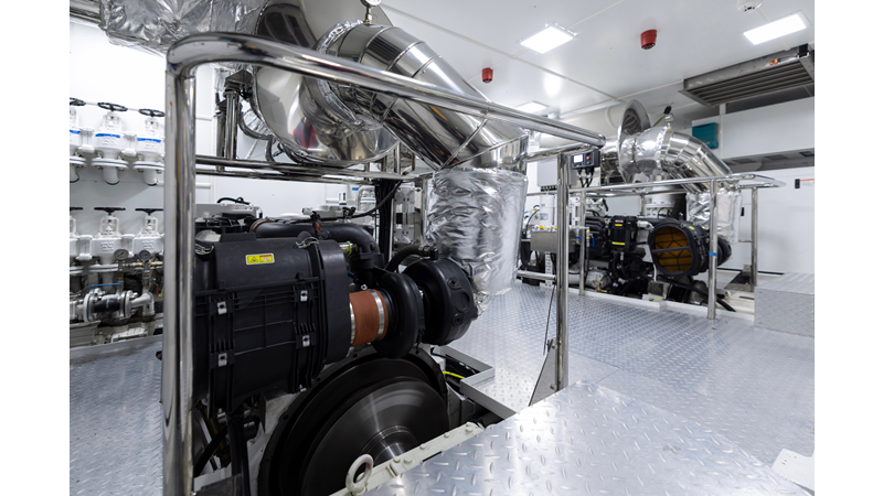 BEE EXPLORER - Yacht for sale