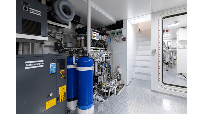 BEE EXPLORER - Yacht for sale