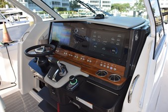 DIAMOND PEARL  8 Helm with Joystick docking option control