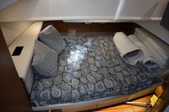 DIAMOND PEARL  17 2024 Tiara Yachts 38 LS cabin double berth