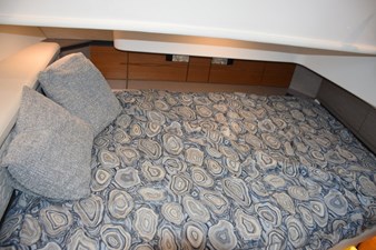 DIAMOND PEARL  19 2024 Tiara Yachts 38 LS cabin berth