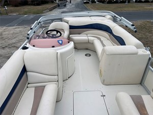 21' Bennington 2007 Southwind 2010 L 10 