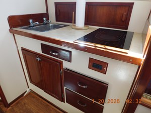 EAGLES NEST  17 Galley console