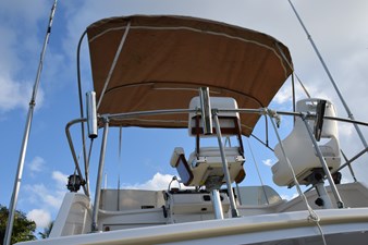 EAGLES NEST  26 Bimini top