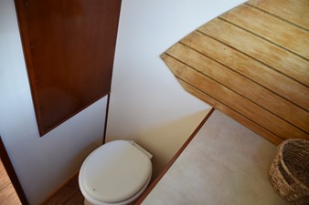 EAGLES NEST  31 Electric head and laminate wood sole