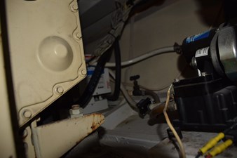 EAGLES NEST  63 Outboard port motor