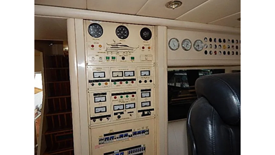 1990 Versilcraft 70 Motor Yacht Challenger 28 