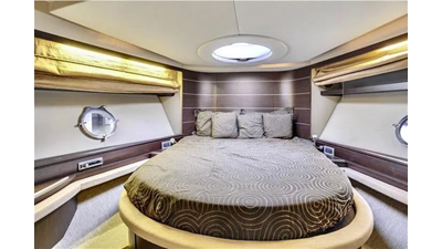 2007 Azimut 68S 18 