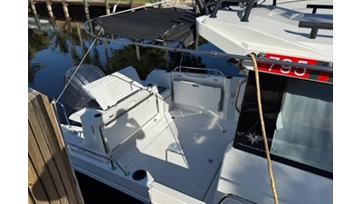 2022 Jeanneau NC 795 Sport 4 