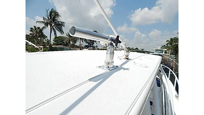 2009 Intrepid 430 Sport Yacht 2 