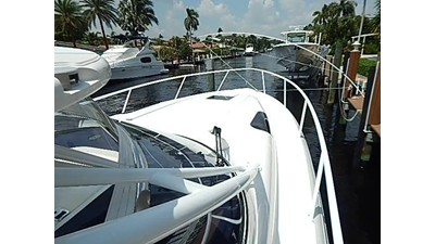 2009 Intrepid 430 Sport Yacht 4 