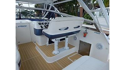 2009 Intrepid 430 Sport Yacht 10 