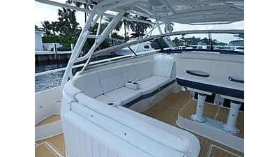 2009 Intrepid 430 Sport Yacht 14 