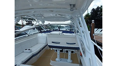 2009 Intrepid 430 Sport Yacht 15 