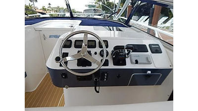 2009 Intrepid 430 Sport Yacht 17 