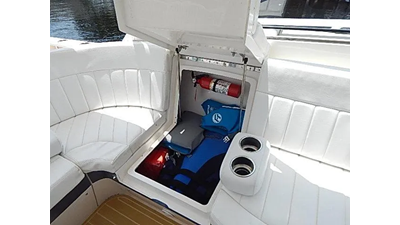 2009 Intrepid 430 Sport Yacht 20 