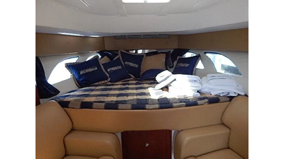 2009 Intrepid 430 Sport Yacht 22 