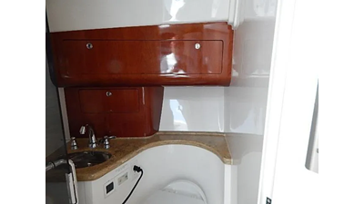 2009 Intrepid 430 Sport Yacht 26 