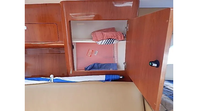 2009 Intrepid 430 Sport Yacht 29 