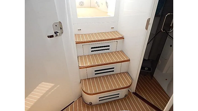 2009 Intrepid 430 Sport Yacht 32 