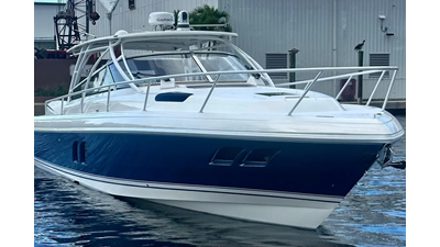 2009 Intrepid 430 Sport Yacht 36 
